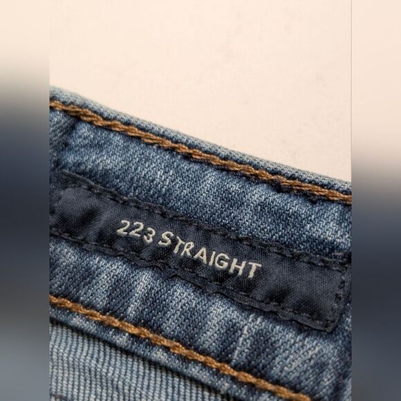 Lucky Brand 223 Straight Denim Jeans 31x30 Men's Medium Wash Distressed - Picture 6 of 8